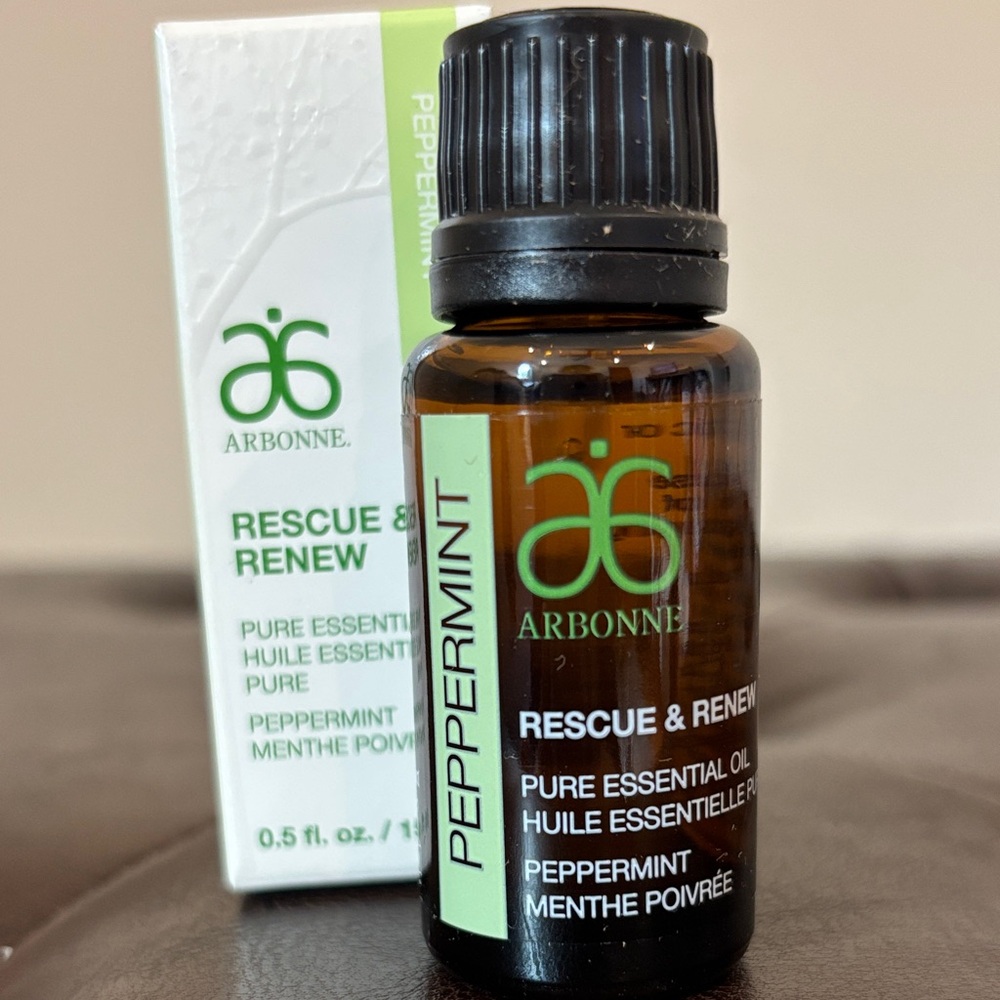 Arbonne Rescue & Renew Peppermint Essential Oil - White and Green